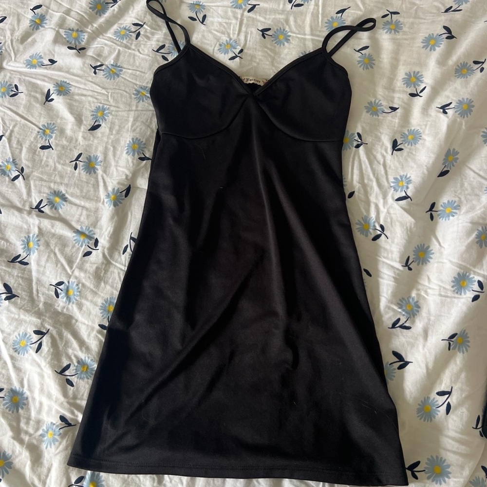 Black bodycon dress